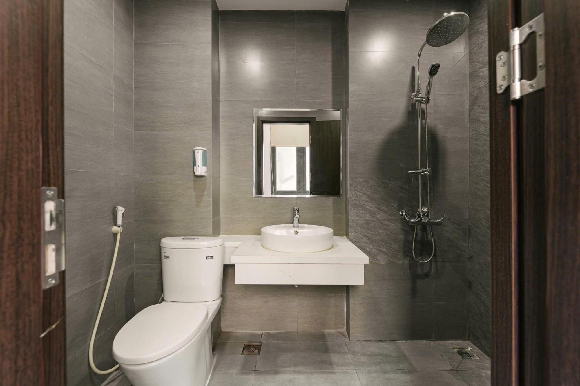 Delapong Hotel And Apartment Ha Noi 河内 外观 照片